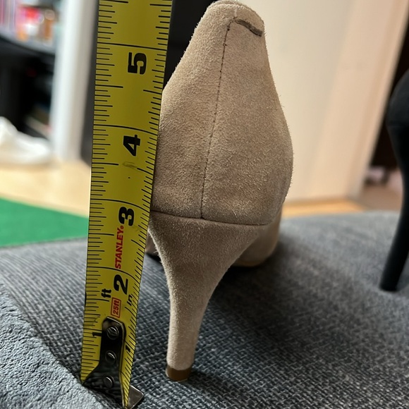 Tan pointed toe heels - Picture 5 of 5